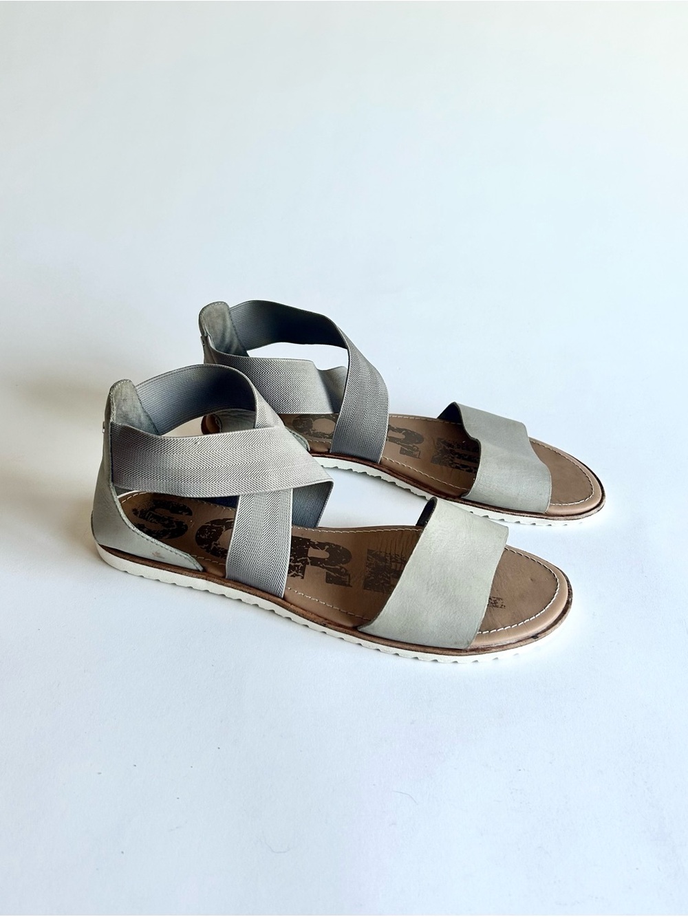 Sorel Olive Green Leather Elastic Straps Rubber Outsole Sandals size 10.5